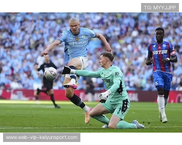 曼城沃克边路压迫训练更强势——开启防守神话的秘密武器