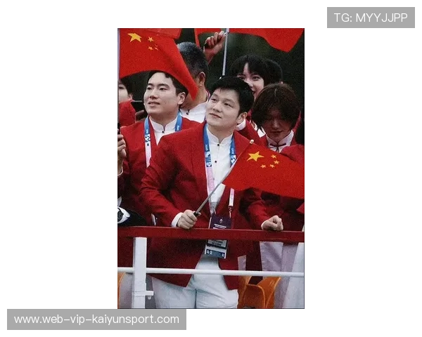 这才叫“国乒王牌范儿”!樊振东红衣造型太飒了 这才叫“国乒王牌范儿”!樊振东红衣造型太飒了