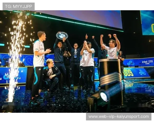 全员配合完成碾压